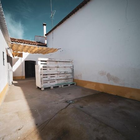 Alojamiento Rural Antigua Fragua El Real de la Jara Esterno foto